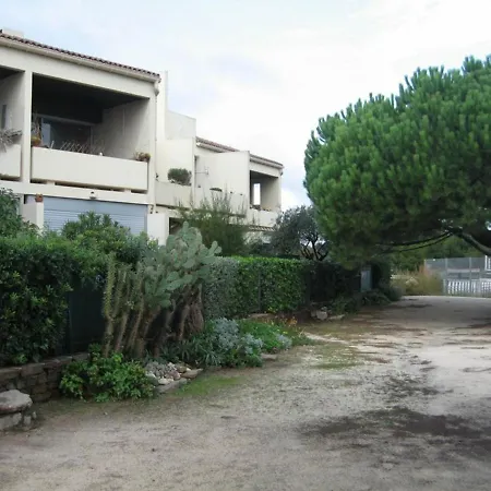 Hyeres, 2 Pieces, 4 Personnes - Fr-1-335-141 * Hyeres